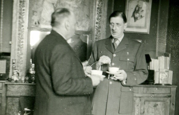 De Gaulle et Fleuret 1947 vue 1